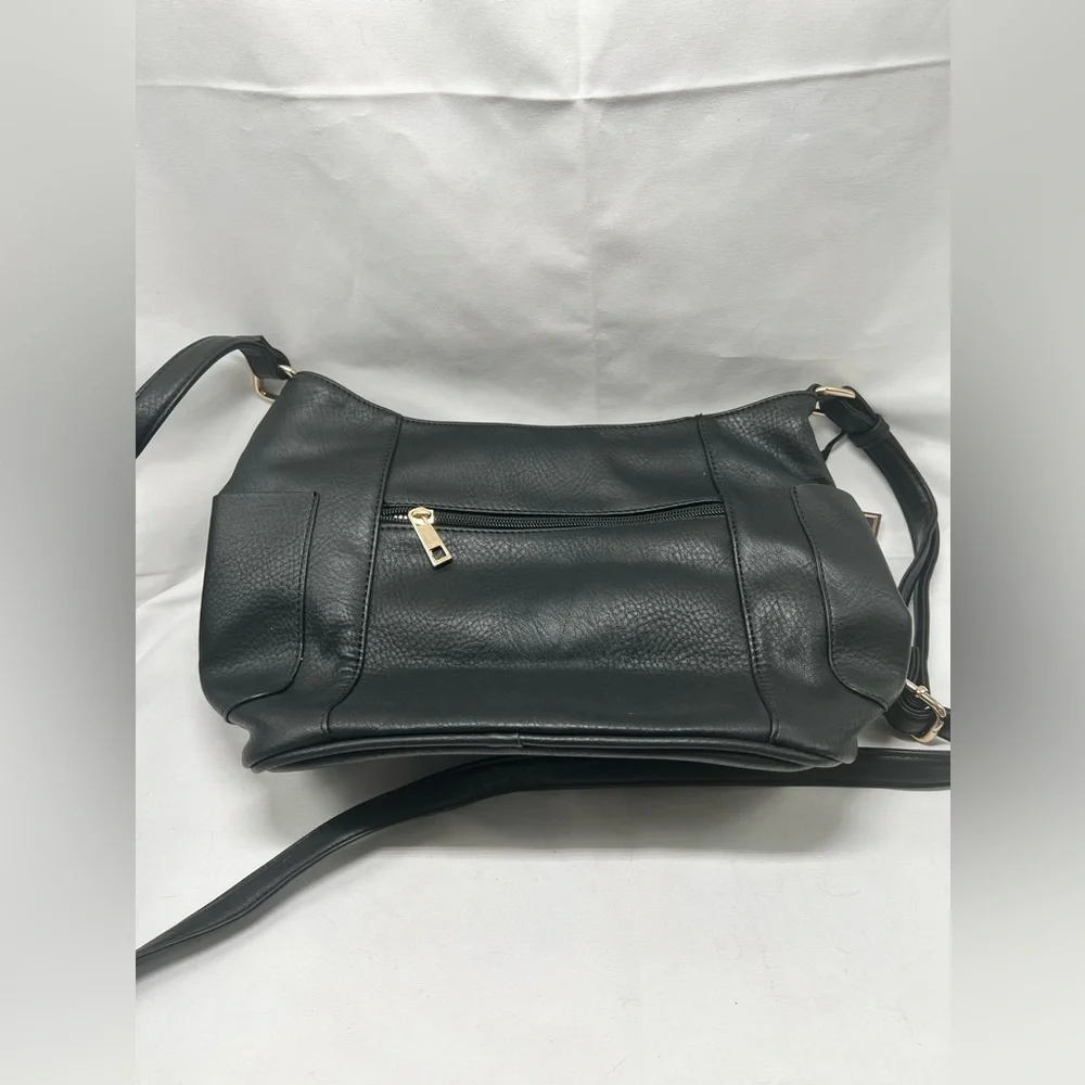 *DELUXITY LOS ANGELES* VEGAN LEATHER SOFT BLACK PURSE NWT (BP1)